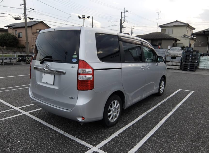 2013 Toyota Noah